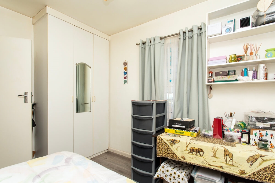 2 Bedroom Property for Sale in Oakglen Western Cape